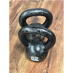 PAIR OF KETTLE BELLS 4KG