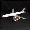 Image 3 : CANADIAN AIRLINES 1:100 SCALE 767 DISPLAY