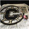 Image 1 : HOCKEY JUNIORS MEMORABILIA LOT (BRANDON MANNING SIGNED PUCK, CHILLIWACK BRUINS TEAM FLAG...)