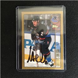 MATTIAS OHLUND SIGNED HOCKEY CARD