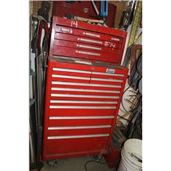 RED BEACH 18 DRAWER CABINET C/W ALL TOOLS, JACK ALL, HAMMERS & TAPE LINES