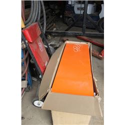 ROLLING MAGNET & RED CREEPER