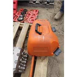 STIHL 230 CHAINSAW (RUNNING)