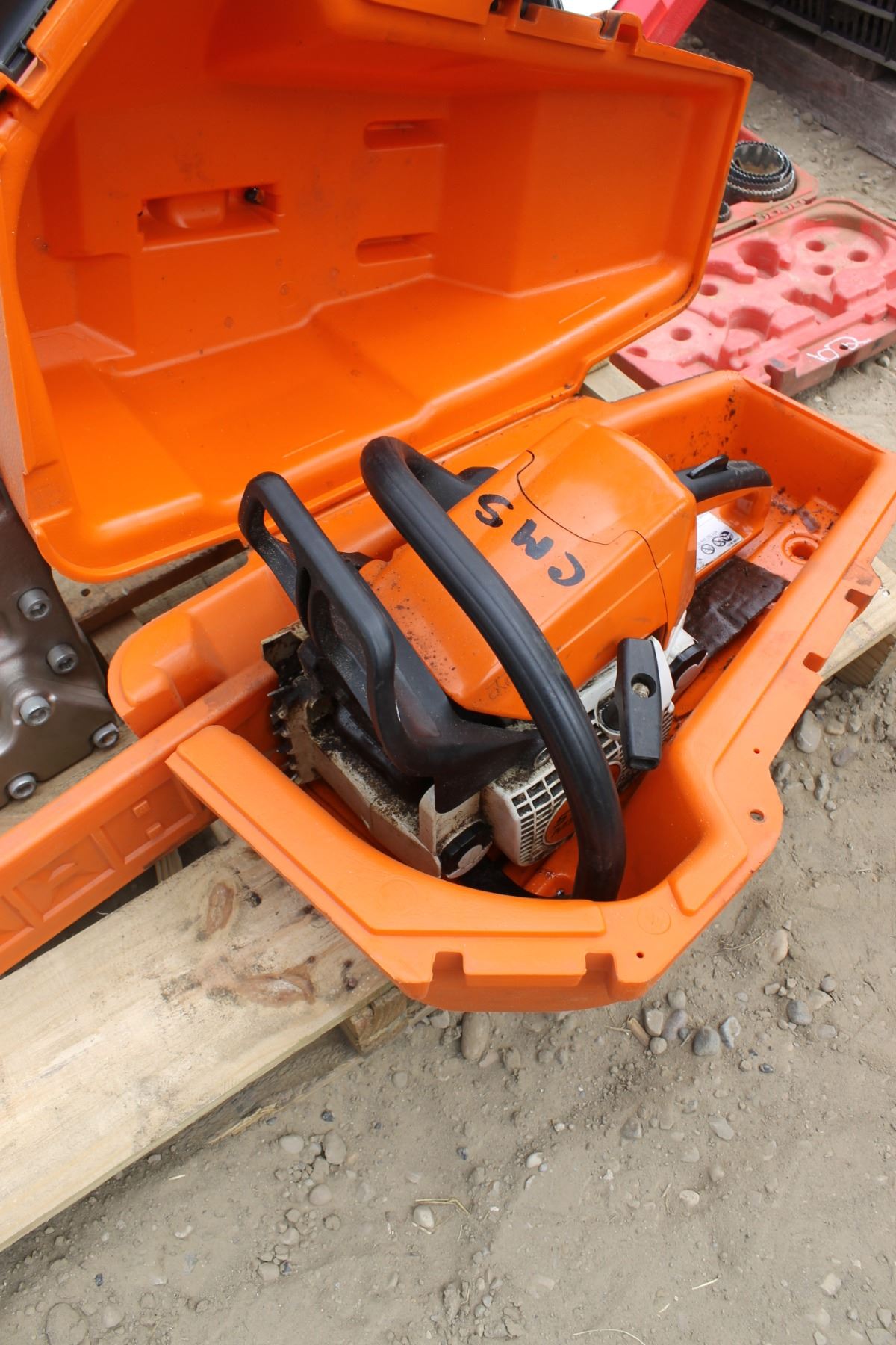 STIHL 230 CHAINSAW (RUNNING)