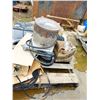 Image 2 : PALLET C/W PROPANE HEATER & WIRE LOOM