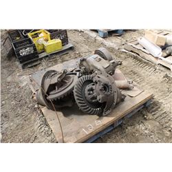 2 PALLETS OF REAR ENDS, VALVES, BLACK HITCH & SMALL ANVIL
