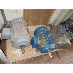 3 ELECTRIC MOTORS C/W ROLLING CART (APPROX 20 HP)