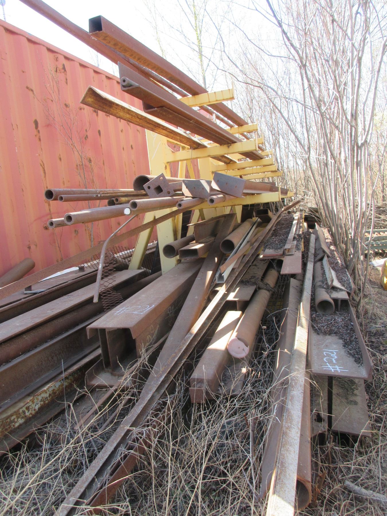 YELLOW STEEL RACK C/W I-BEAM, ANGLE IRON, TUBING & CHANNEL IRON