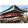 Image 2 : TRIDEM 27' FLAT DECK TRAILER C/W GREEN & RED TRAILER DECKS