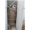Image 2 : APPROX. 8' X 8.5' SKID UNIT C/W CONTENTS (BARRELS, ALUMINUM, TABLES)