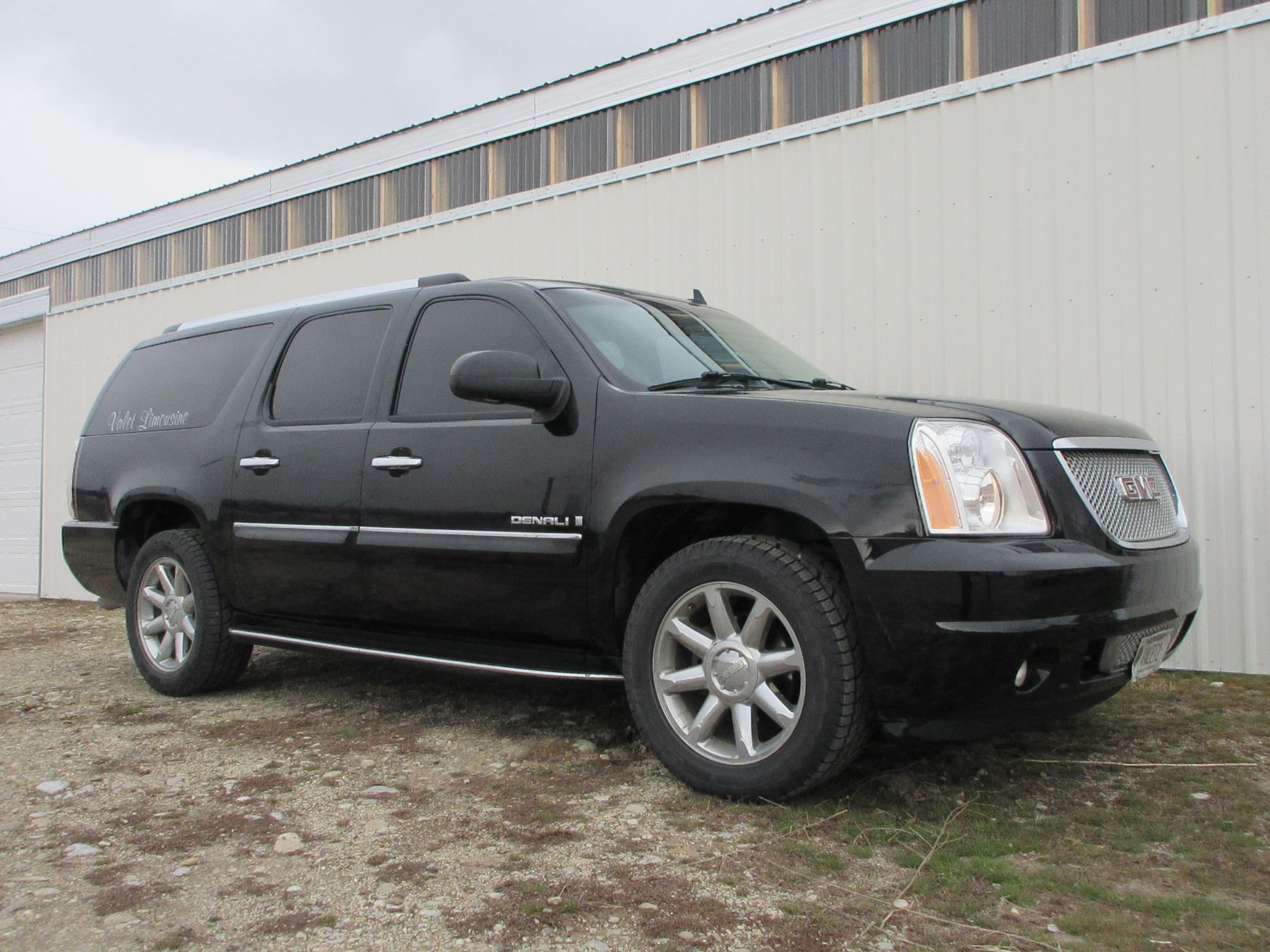 2007 GMC Yukon Denali XL(Extra Length) SUV 4X4 New 3000 Air