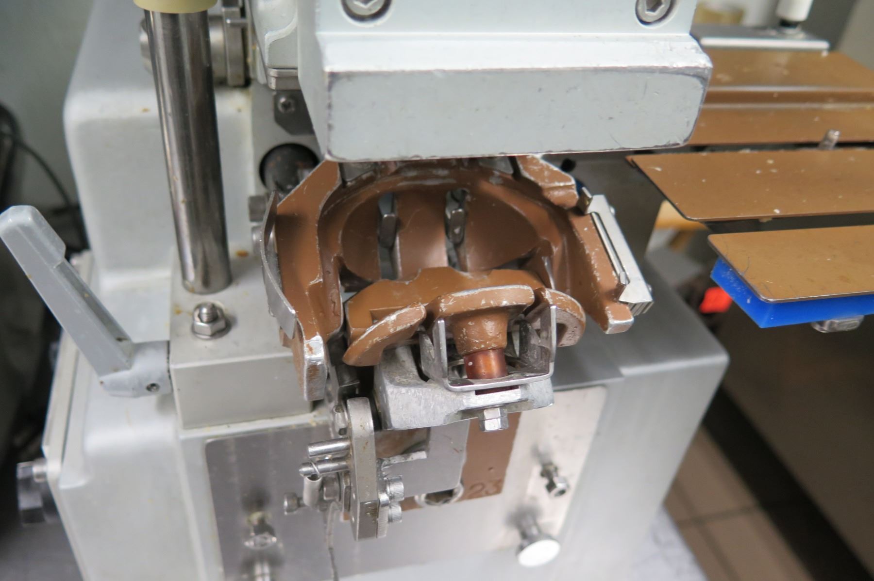 Toa Industry Compact Dumpling Gyoza Making Machine - Oahu Auctions