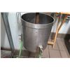 Image 2 : Commercial Food Press on Tri-Stand