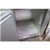 Image 8 : Traulsen G12001 Two-Door Reach-In 30"W x 34"D x 83.5"H