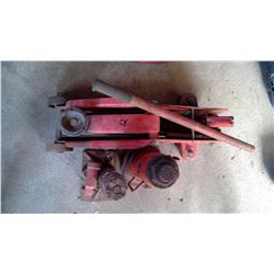 2 Bottle Jacks, 1 Floor Jack