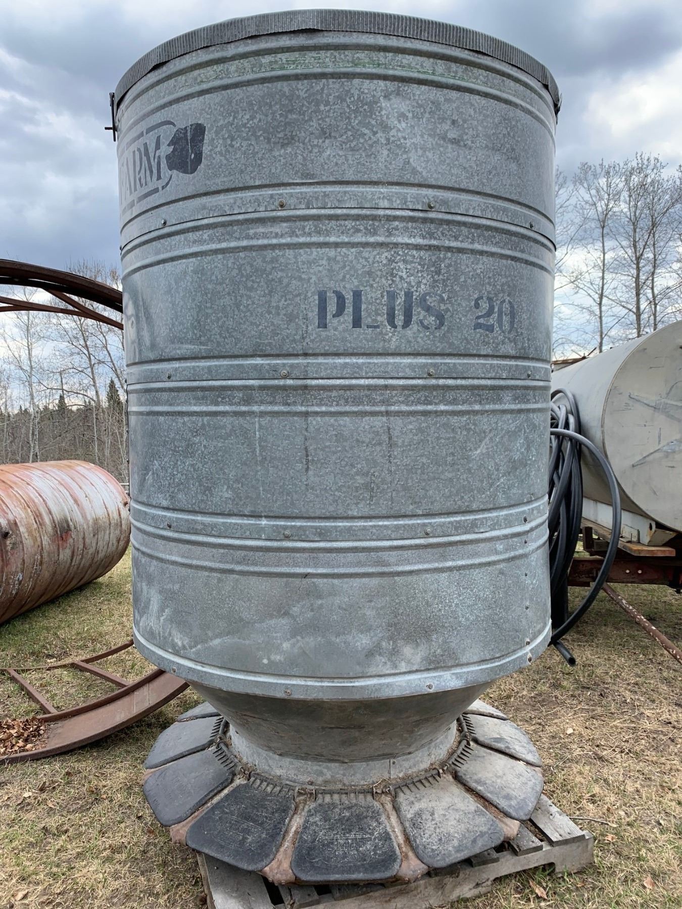 Hog Feeder 100 Bushel Schmalz Auctions