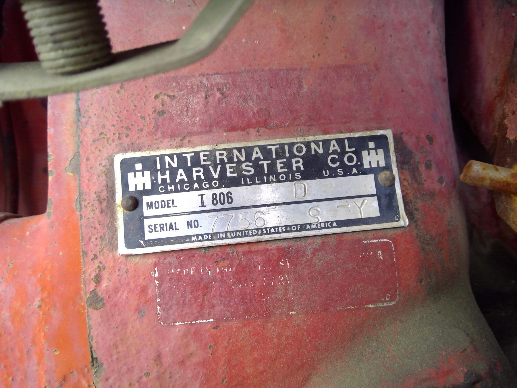 806 International c/w CASE FEL and Bucket - Diesel - 18.4-38 Tires ...