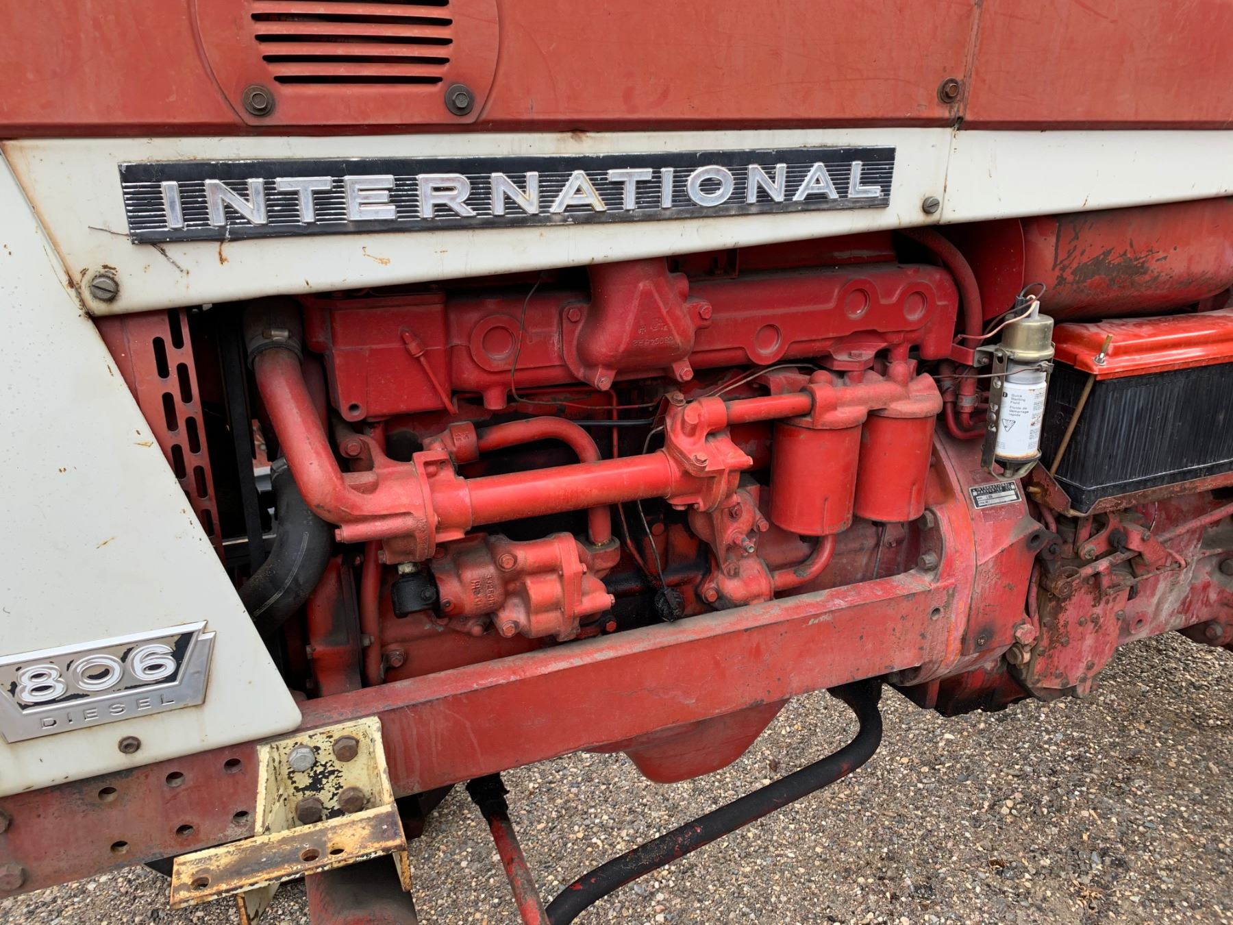 806 International c/w CASE FEL and Bucket - Diesel - 18.4-38 Tires ...