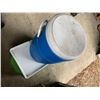 Image 2 : Cooler and 5 Gallon Igloo Cooler