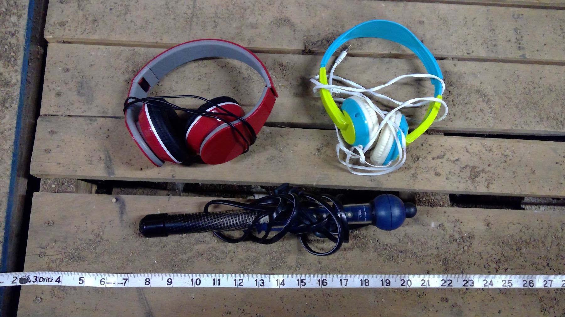 2 Headphones and Curling Iron