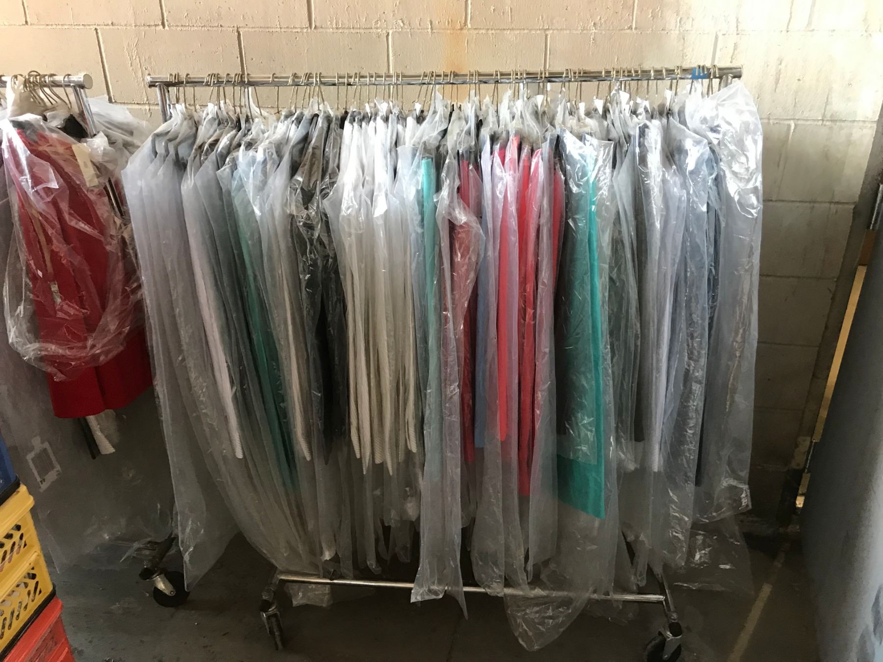 RACK OF ASSORTED CLOTHING