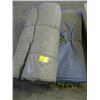 Image 1 : 2 TARPS
