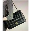 Image 10 : Chanel Maxi Jumbo Lambskin Handbag