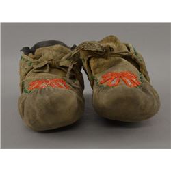 IROQUOIS INDIAN MOCCASINS