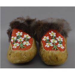 ESKIMO INDIAN MOCCASINS