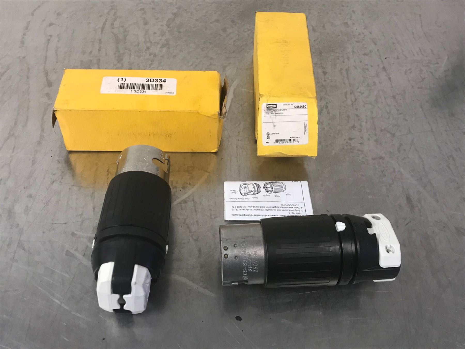 LOT OF HUBBLE CS8365C TWIST LOCK CONNECTOR