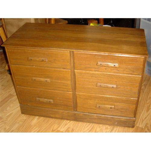 A BRANDT RANCH OAK 6 DRAWER DRESSER 892946