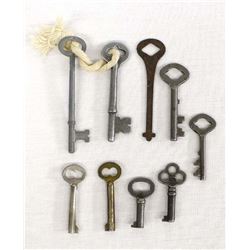 9 Antique Skeleton Keys