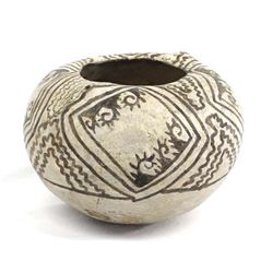Prehistoric Anasazi Black on Beige Pottery Bowl