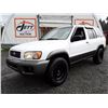 Image 1 : A12D --  2000 NISSAN PATHFINDER LE SUV, WHITE, 342,200 KMS