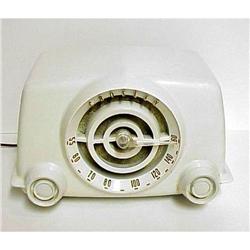  White Bakelite Crosley Radio #893104