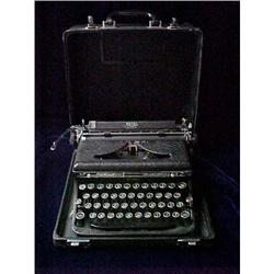 Royal DeLuxe Portable Black Typewriter #915371