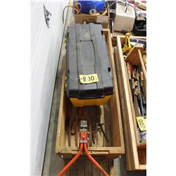 WOOD CRATE C/W SLED, GARDEN CLAW, YELLOW TOOLBOX & FORK