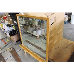 4 DRAWER DRESSER ON WHEELS & MIRROR