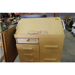 BROWN WOOD AUCTION DESK