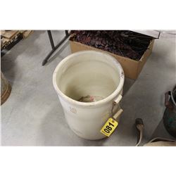 MEDALTA 10 GALLON CROCK WITH HANDLES