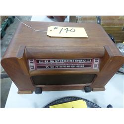 ANTIQUE WOOD RADIO WITH WOOD CASE