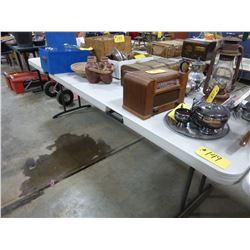 8' PLASTIC FOLDING TABLE