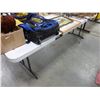 Image 1 : 8' FOLDING TABLE