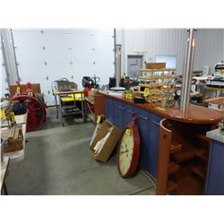 BEAUTIFUL BAR UNIT ON WHEELS WITH DANBY BAR FRIDGE & FIRE LIGHTS