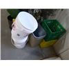 Image 1 : 2 PAILS, 2 CRATES & 2 GARBAGE CAN