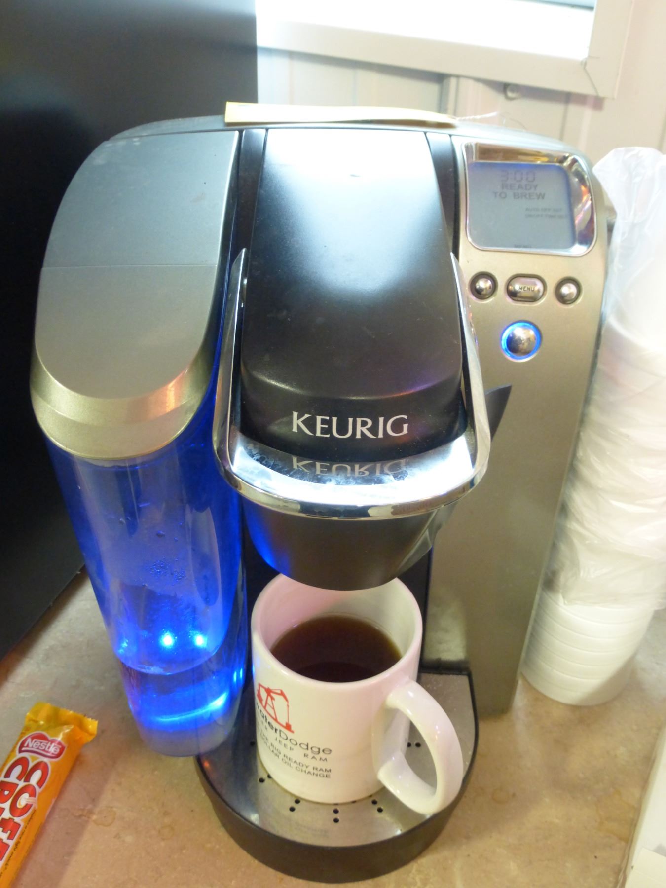 KEURIG COFFEE MAKER