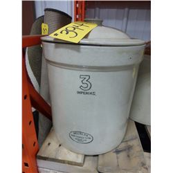 MEDALTA 3 GALLON IMPERIAL CROCK WITH LID