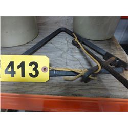 METAL TRIANGLE DINNER BELL