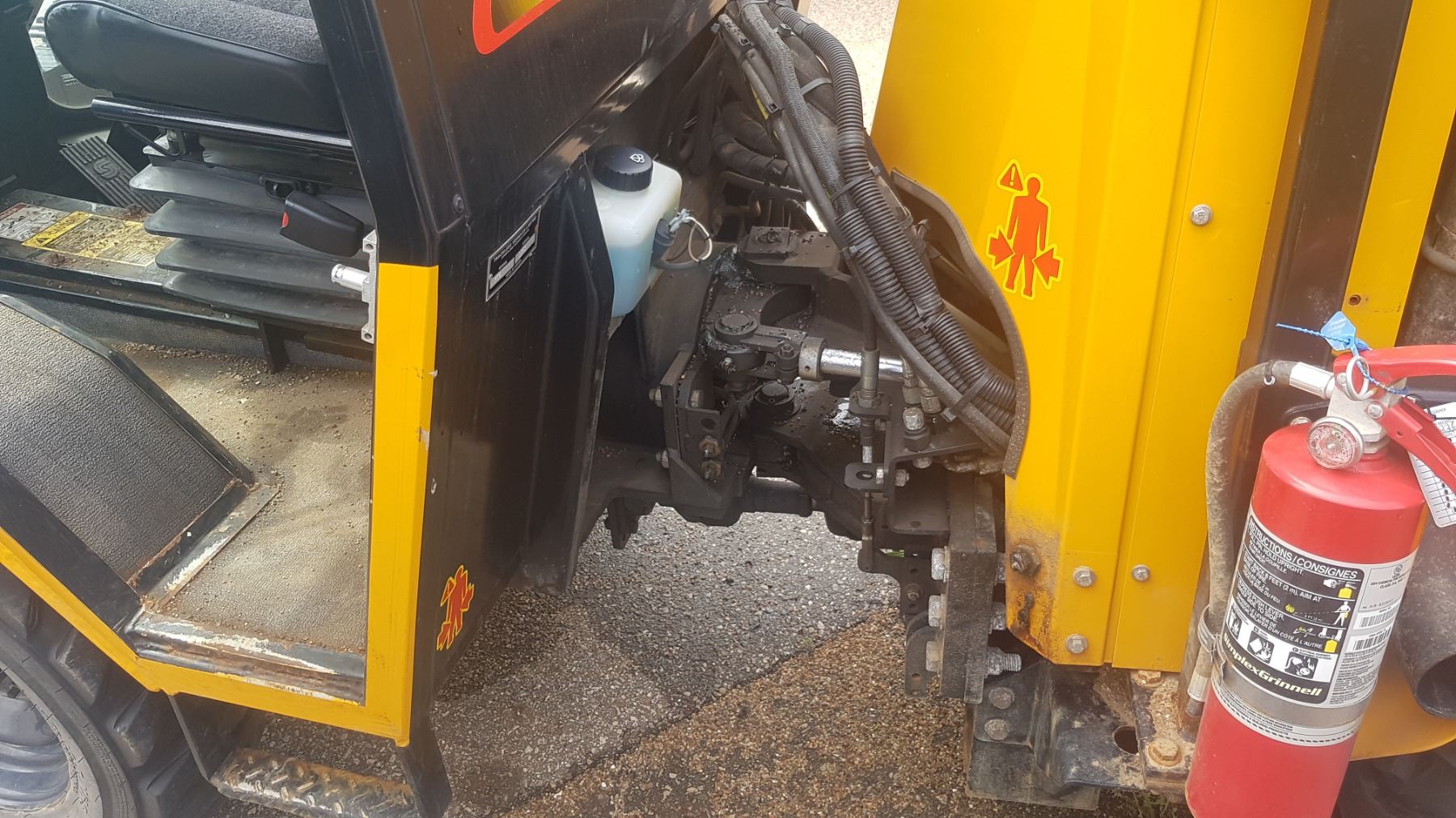 2008 MT-6 with plough and sweeper Trackless-