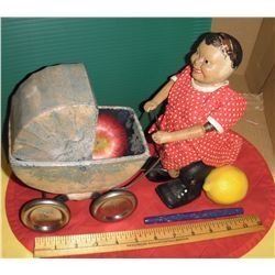 Black Americana Lady pushing buggy toy - rare - jouet Noire Américaine poussant le chariot